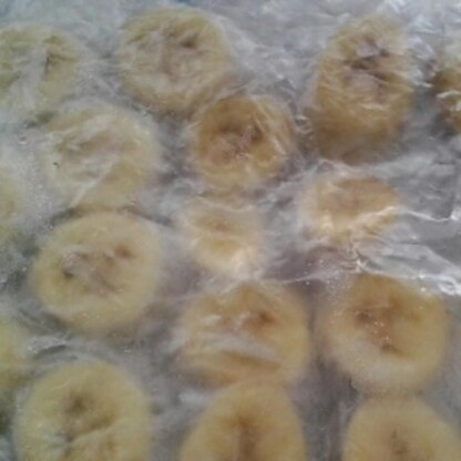 そばかすだらけの美味しいバナナ冷凍保存とっても便利で欲しいだけを欲しい時に利用できるので重宝してます。
